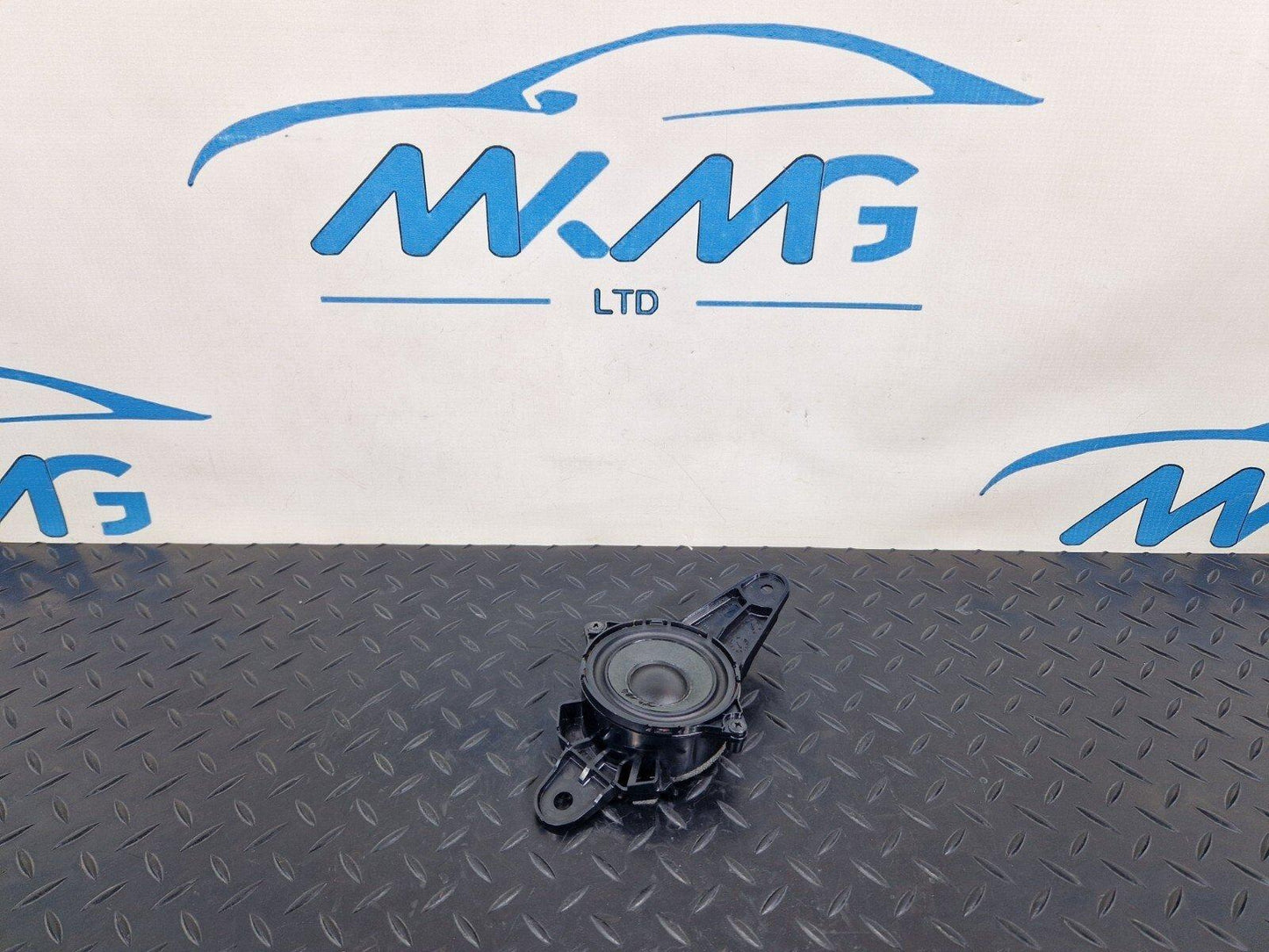 16-19 AUDI A4 AVANT B9 S-LINE BOOT SPEAKER REAR PASSENGER 8W9035454
