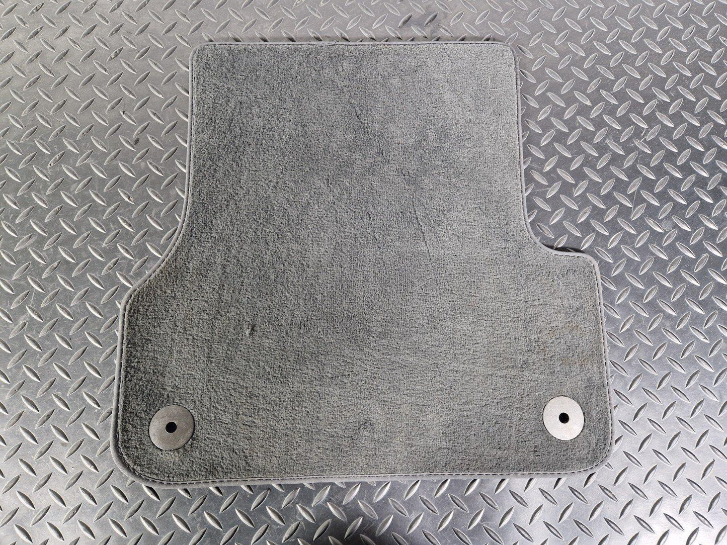 15-18 AUDI A7 4G GENUINE SET OF 2 REAR RIGHT & LEFT FLOOR BLACK MATS 4G0864450