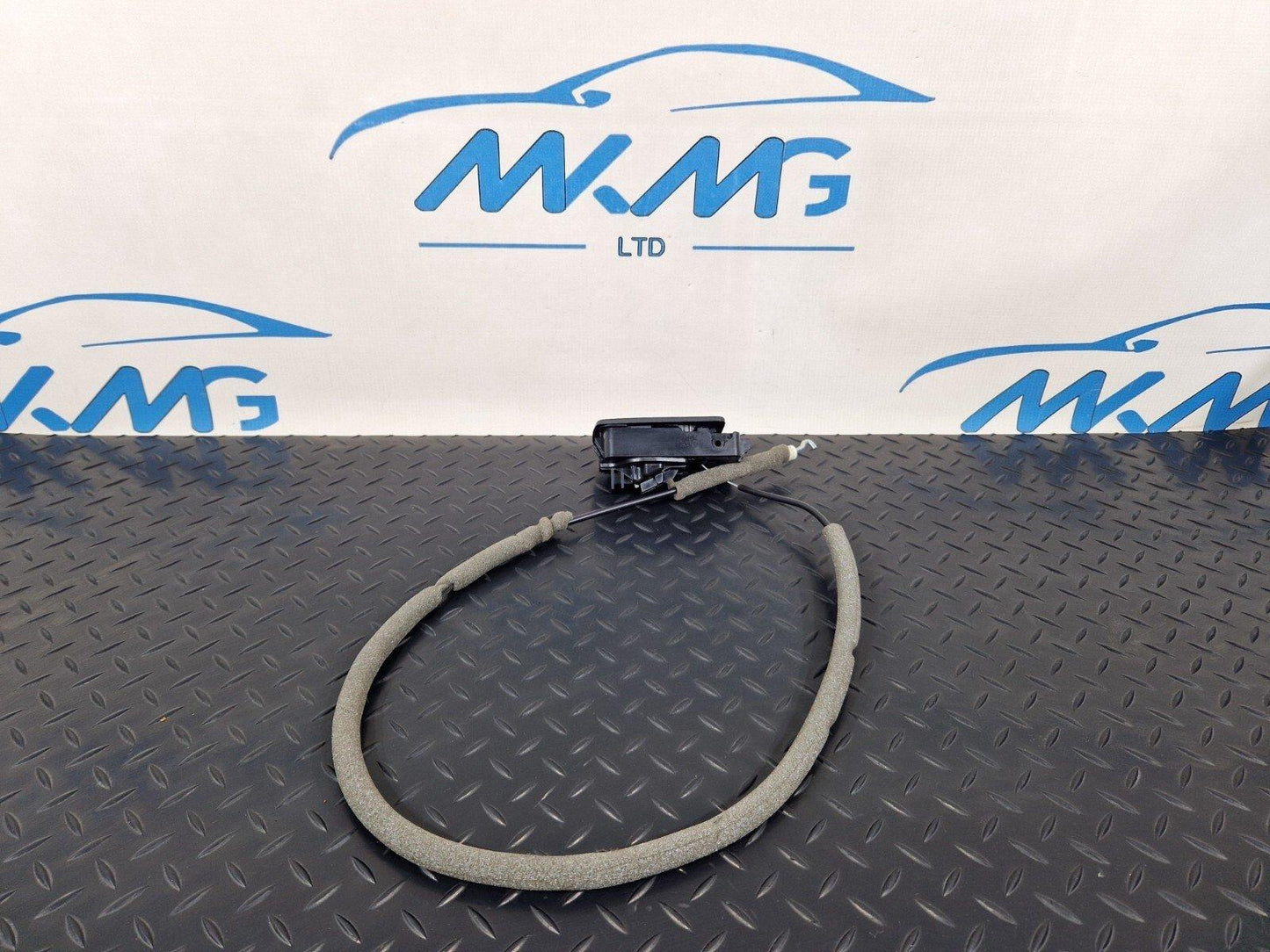 11-18 BMW 6 SERIES F06 GENUINE REAR SEAT RELEASE LOCK 7221850