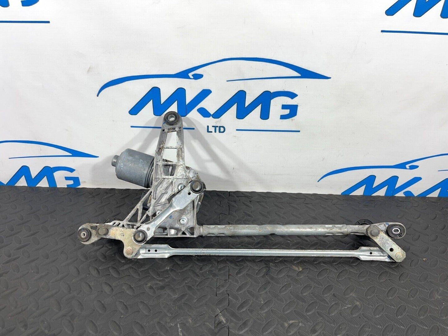 16-19 AUDI A4 B9 AVANT GENUINE FRONT WIPER MOTOR & LINKAGE 8W2955023