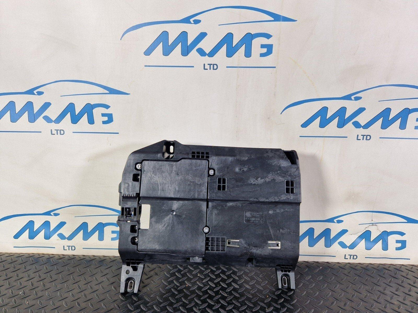 18-ON MERCEDES BENZ A CLASS W177 SAM CONTROL UNIT BRAKET COVER TRIM A2475402506