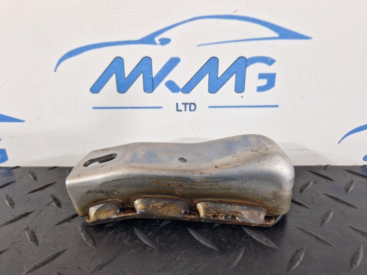 19-ON RANGE ROVER EVOQUE L551 EXHAUST HANGER BRACKET K8D25K291BB