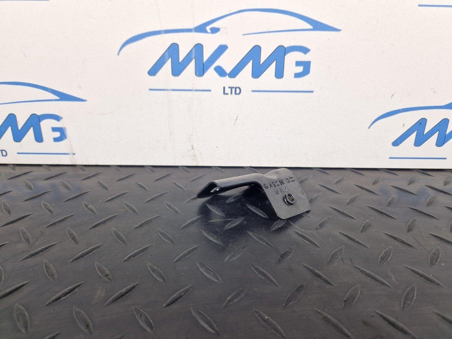 18-ON MERCEDES SPRINTER W907 W910 FRONT LEFT WING HOLDER BRACKET A9108811300