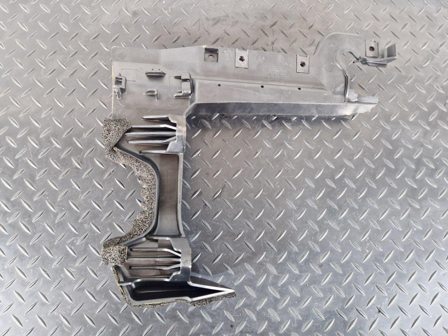 14-19 LAND ROVER L550 DISCOVERY SPORT REAR RIGHT BUMPER BRACKET 6G9N10724FG