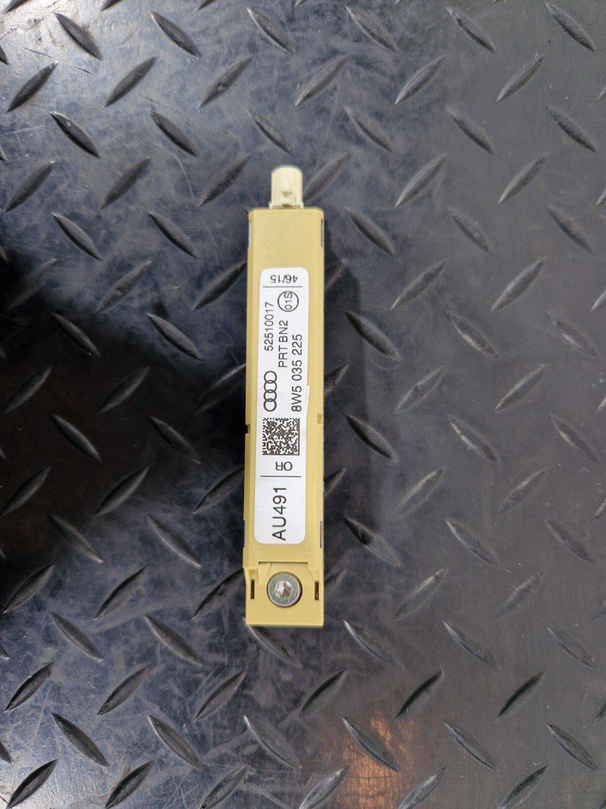 16-19 AUDI A4 B9 GENUINE ANTENNA AMPLIFIER 8W0035225