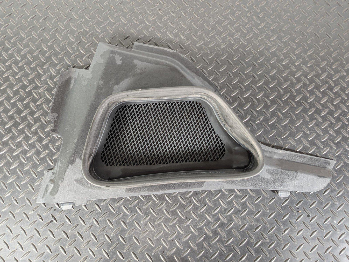 11-19 MERCEDES BENZ ML W166 GENUINE FRONT LEFT N/S AIR INTAKE COVER A1668310198