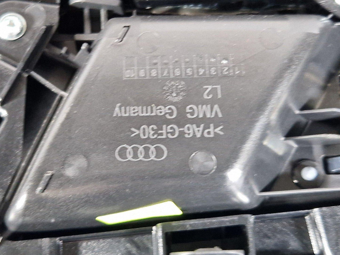 16-19 AUDI A4 B9 GENUINE FRONT LEFT N/S DOOR CARD PANEL CLOTH 8W0867133