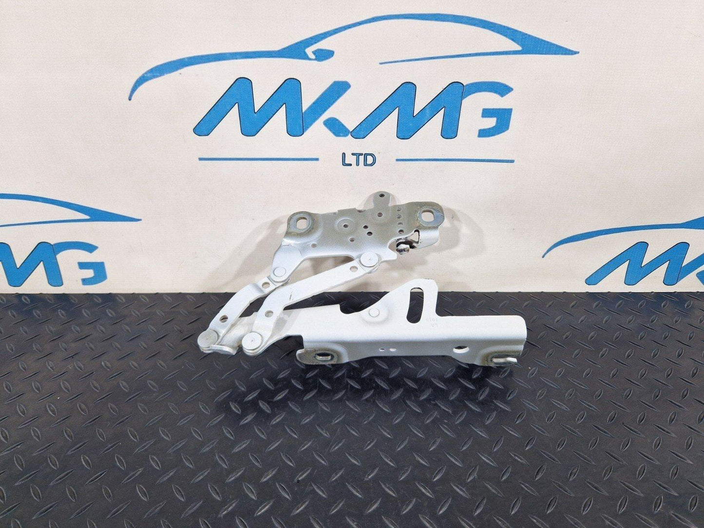 12-18 BMW 3 SERIES F30 F31 FRONT LEFT BONNET HOOD HINGE IN WHITE 7286343