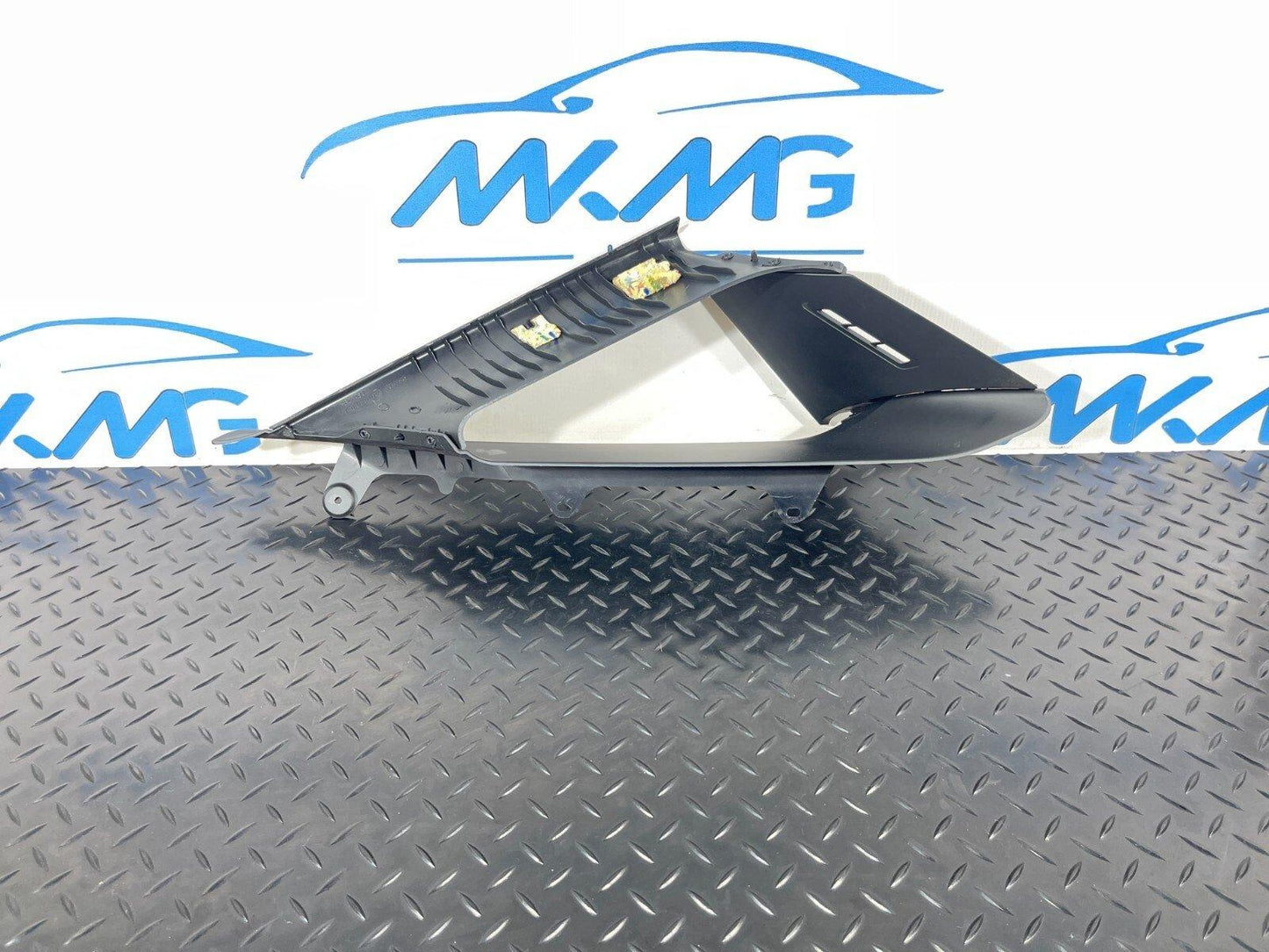 14-21 BMW 2 SERIES ACTIVE TOURER F45 216D INTERIOR TRIANGLE TRIM 2570577