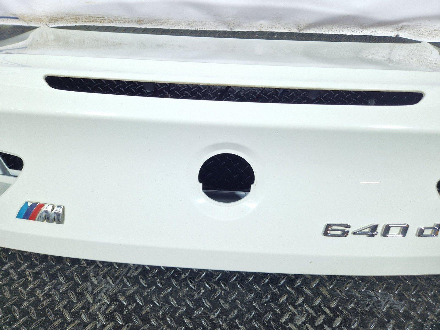 11-18 BMW 6 SERIES F13 GENUINE REAR TAILGATE / BOOTLID IN WHITE 300