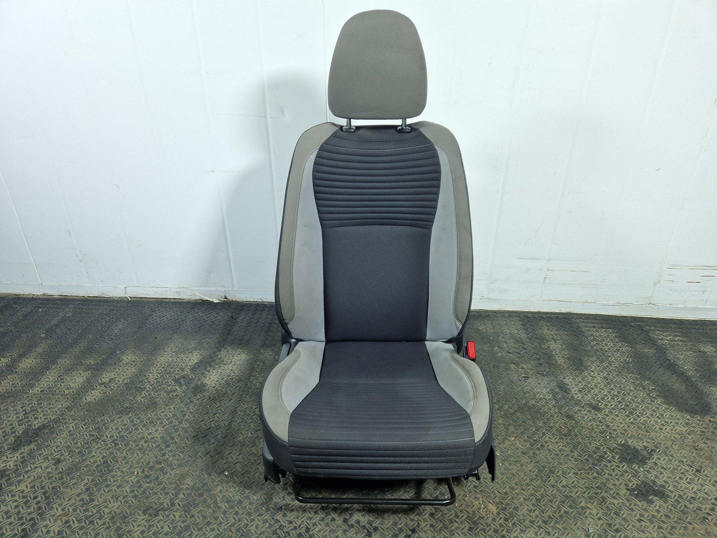 Toyota Yaris P130 Hatchback Genuine Front Right Driver O/S Seat