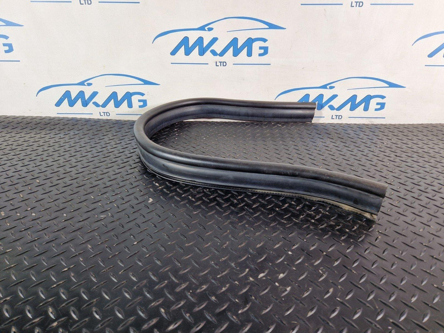 11-19 MERCEDES BENZ ML GLE W166 OEM ENGINE RUBBER SEAL A1668870098