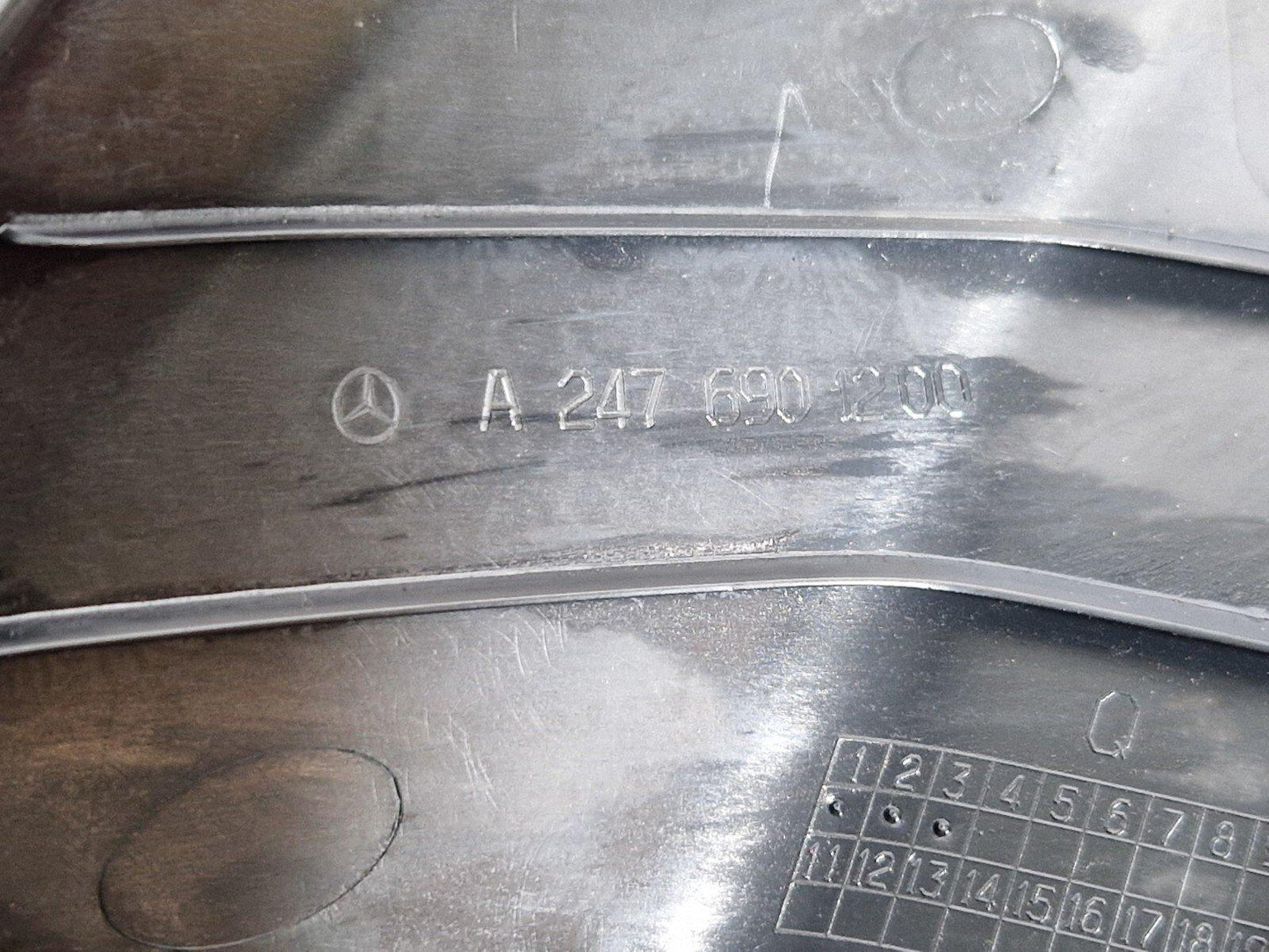 19-ON MERCEDES B CLASS W247 REAR RIGHT C PILLAR TRIM COVER  A2476901200