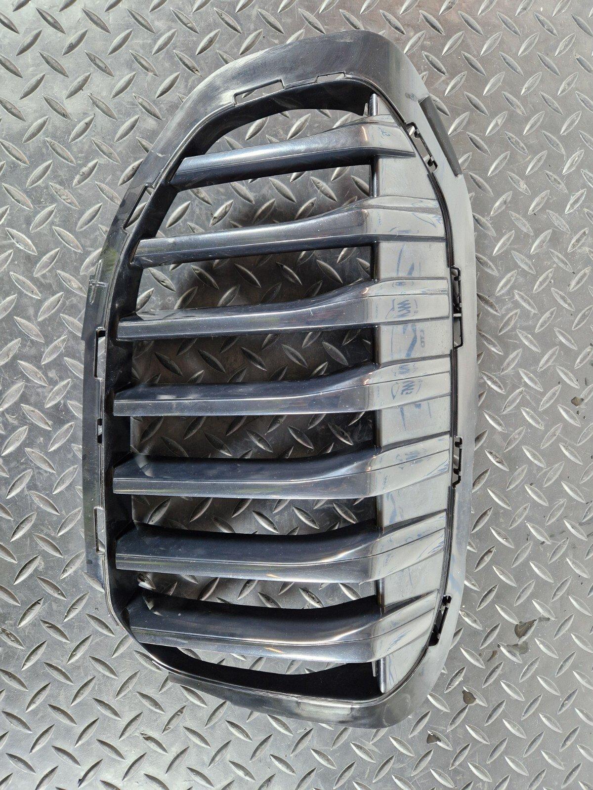 20-24 BMW 1 SERIES F40 FRONT BUMPER RIGHT SIDE KIDNEY GRILL 7450957 (DAMAGED)