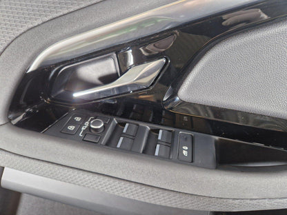 19-ON RANGE ROVER EVOQUE L551 GENUINE FRONT RIGHT O/S DRIVER DOOR CARD