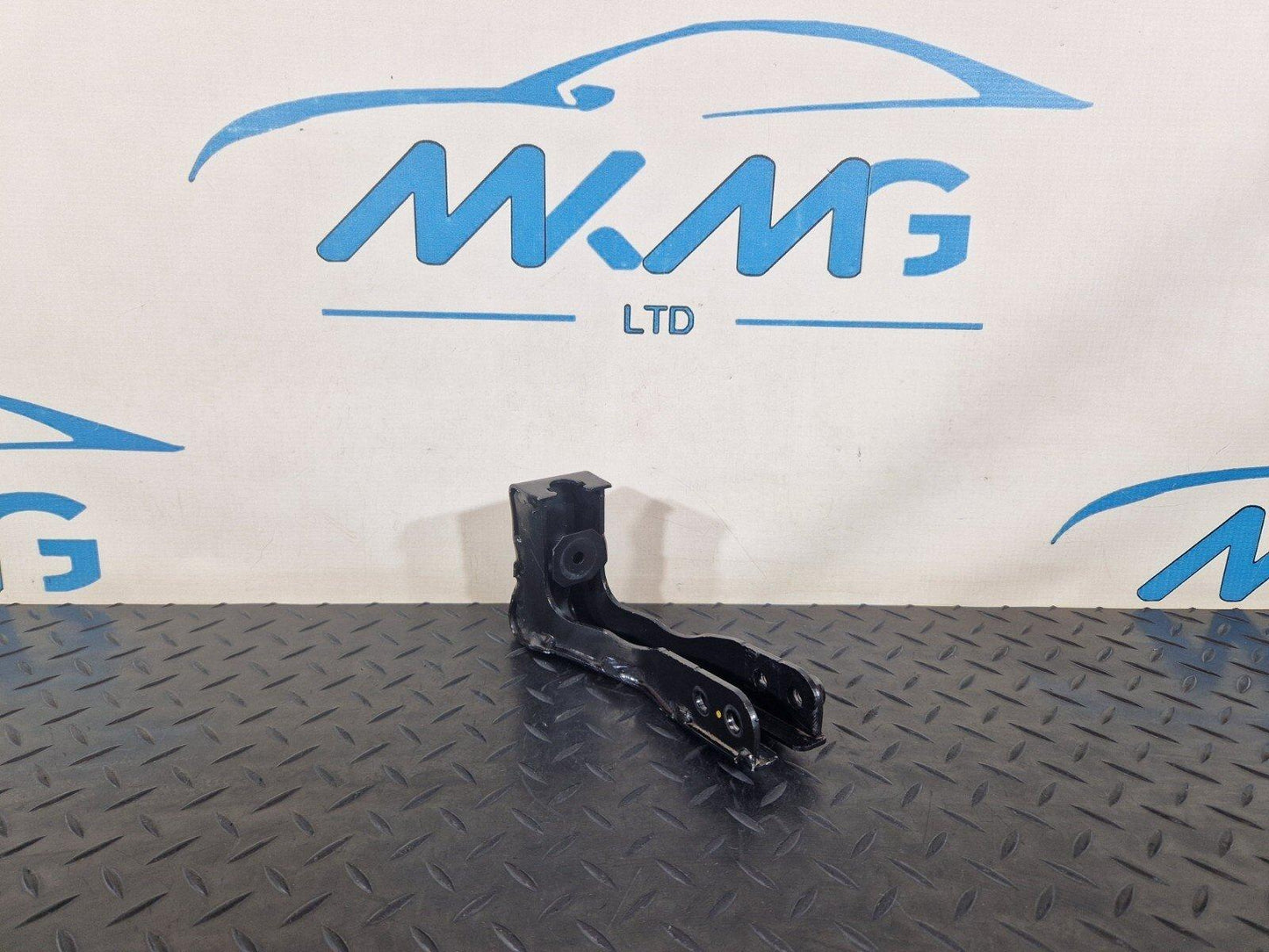 10-17 AUDI A8 4H FRONT LEFT N/S UNDERRUN BAR BRACKET MOUNT 4H0399633A