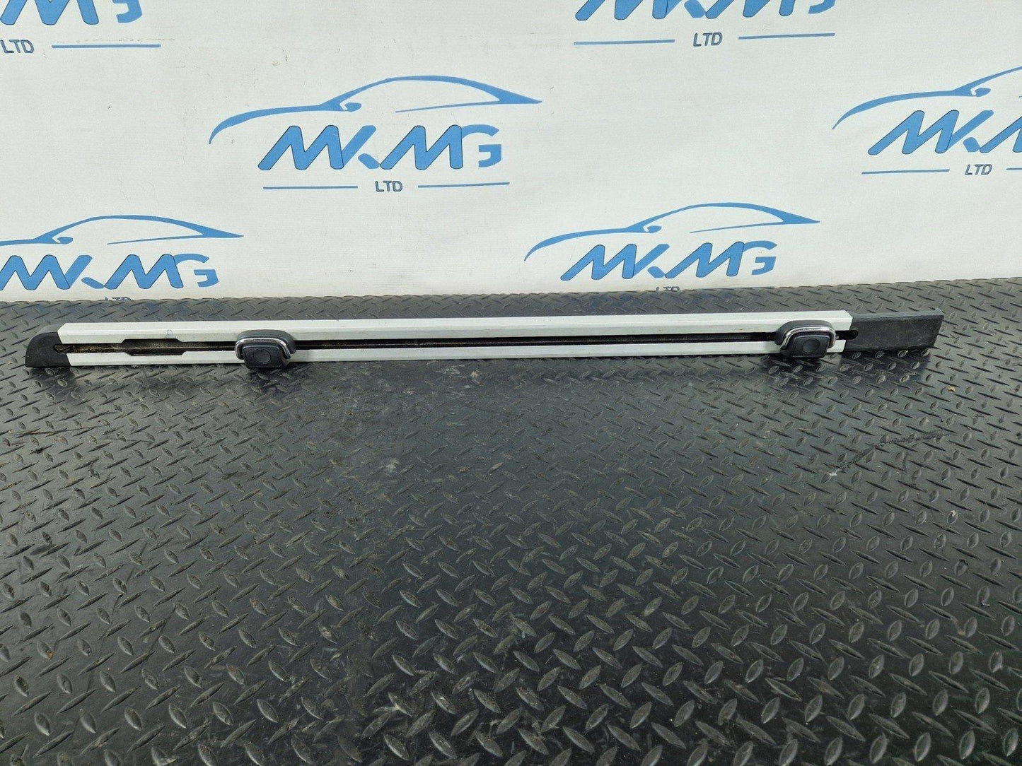 12-18 AUDI A6 C7 GENUINE LEFT N/S BOOT LUGGAGE COMPARTMENT MOUNT RAIL 4G9863555A