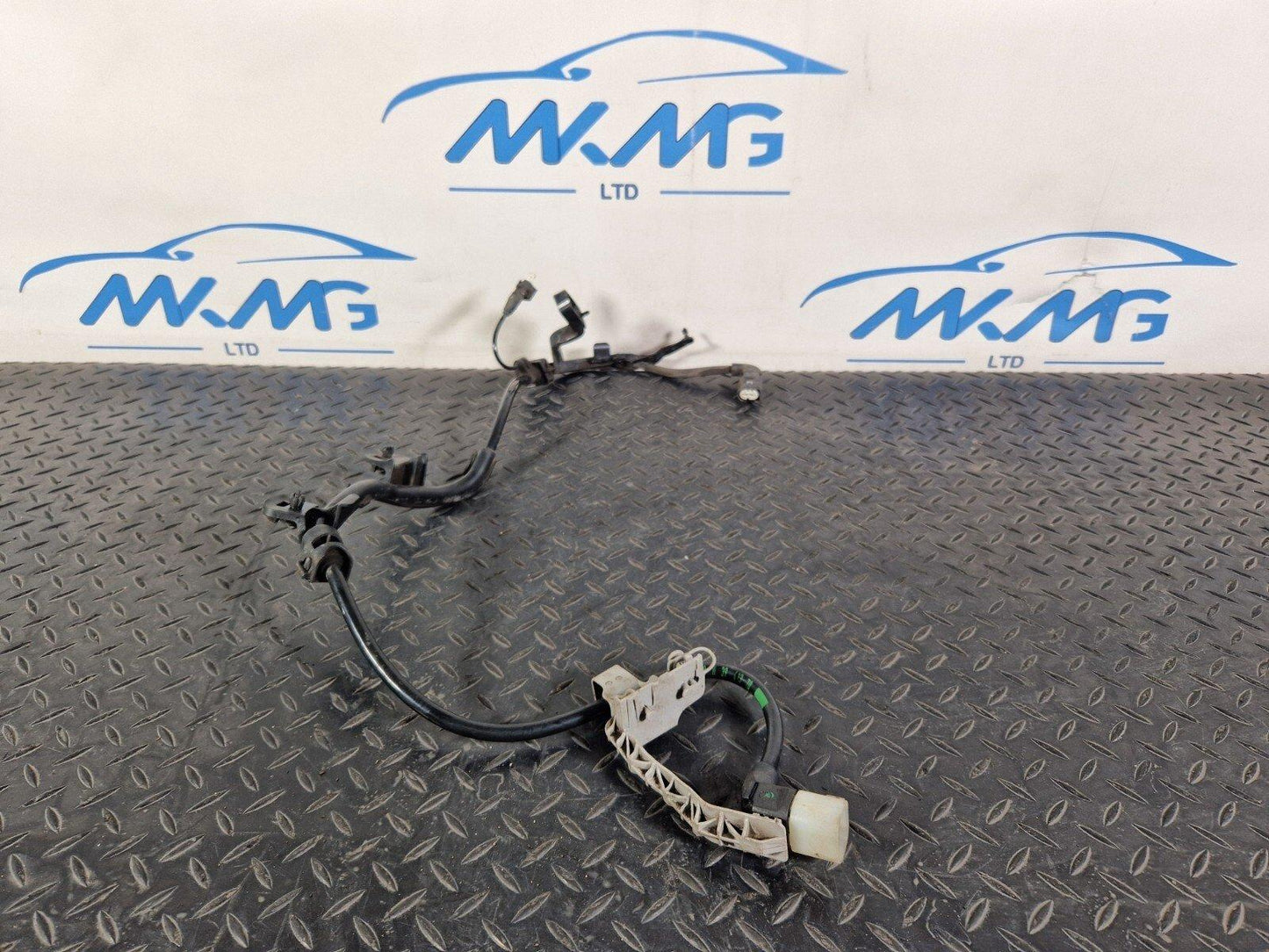 19-ON MERCEDES BENZ B CLASS W247 REAR LEFT WIRING HARNESS MOUNT A2475460900