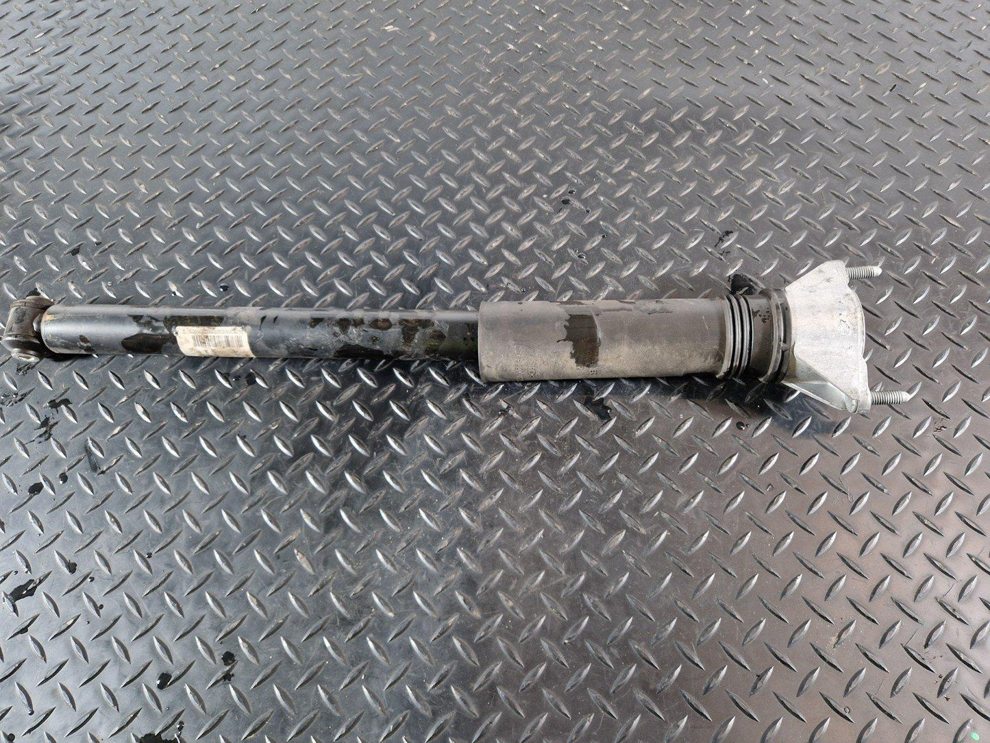 19-ON MERCEDES B CLASS W247 REAR SHOCK ABSORBER FITS LEFT & RIGHT A2473209103