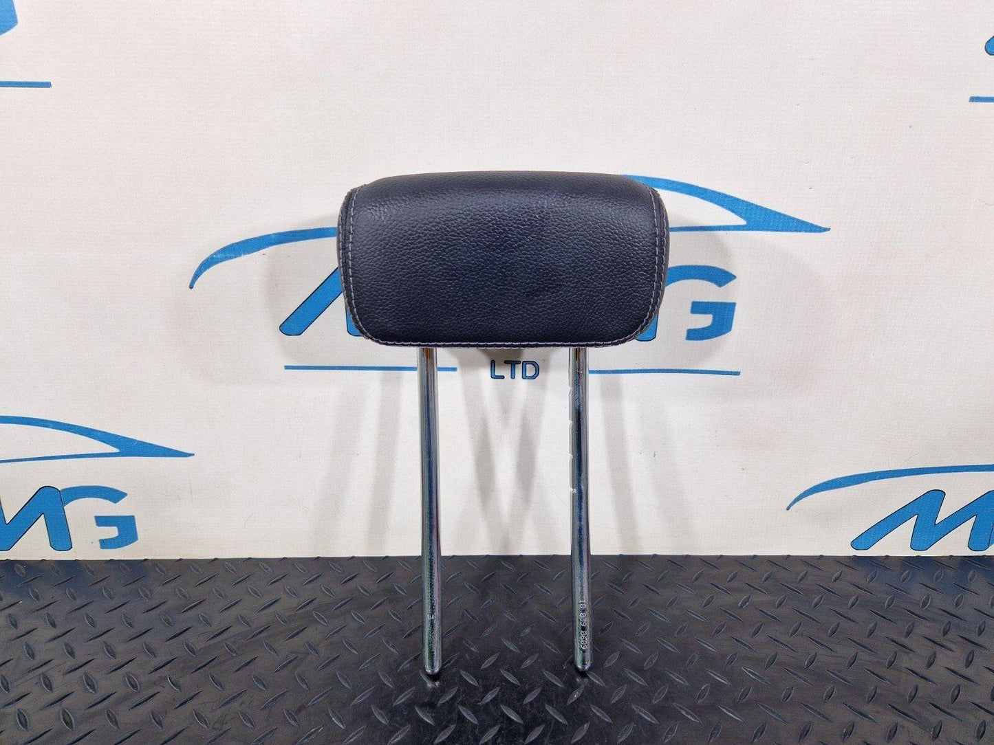14-21 MERCEDES BENZ C200 W205  GENUINE REAR NS/OS SEAT BLACK LEATHER HEADREST