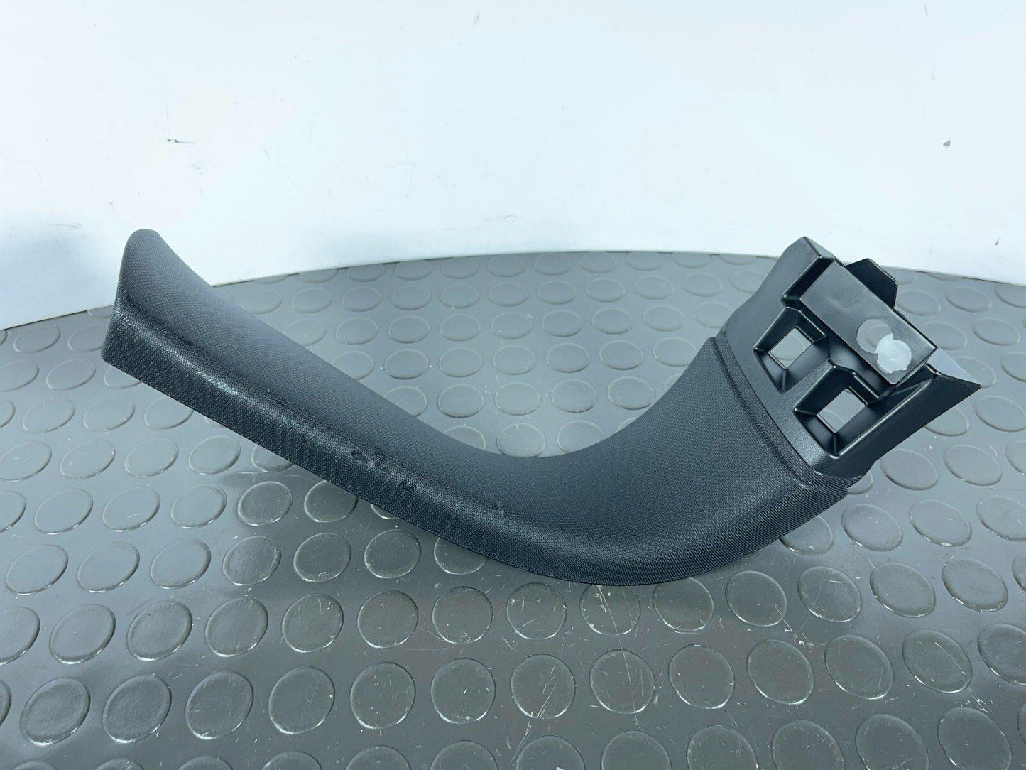 14-21 BMW 2 SERIES GRAN TOURER F45 F46 TAILGATE LEFT SIDE TRIM PANEL 7318937