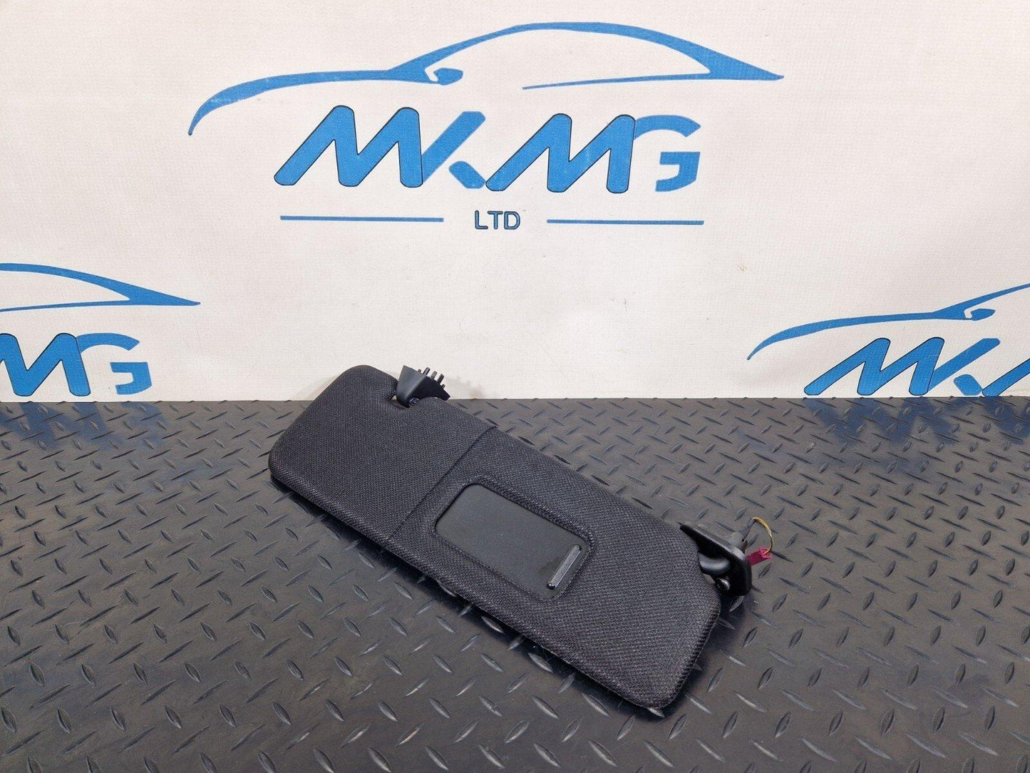 11-18 BMW 6 SERIES F06 SUNVISOR MIRROR TRIM PANEL RIGHT O/S ANTHRACITE 8051634
