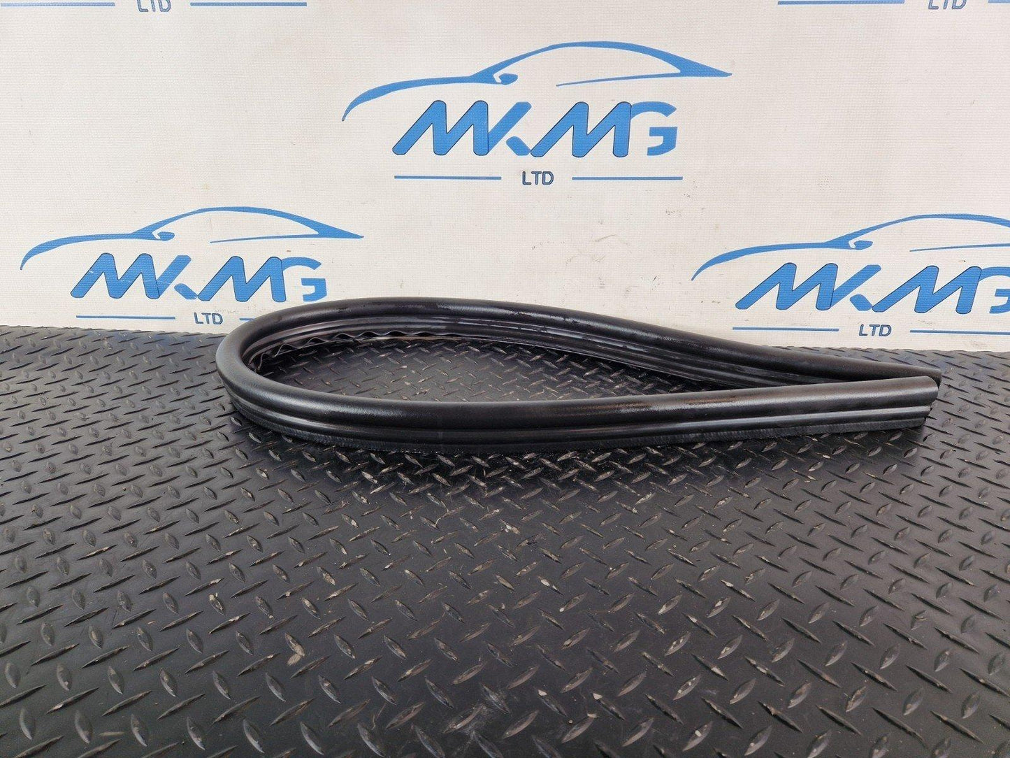 16-20 AUDI Q7 4M GENUINE ENGINE COMPARTMENT RUBBER SEAL 4M0823723