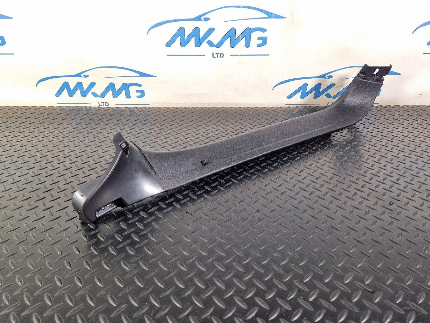 10-18 AUDI A7 4G S-LINE GENUINE BOOT LID LEFT SIDE TRIM INNER PANEL 4G8867607