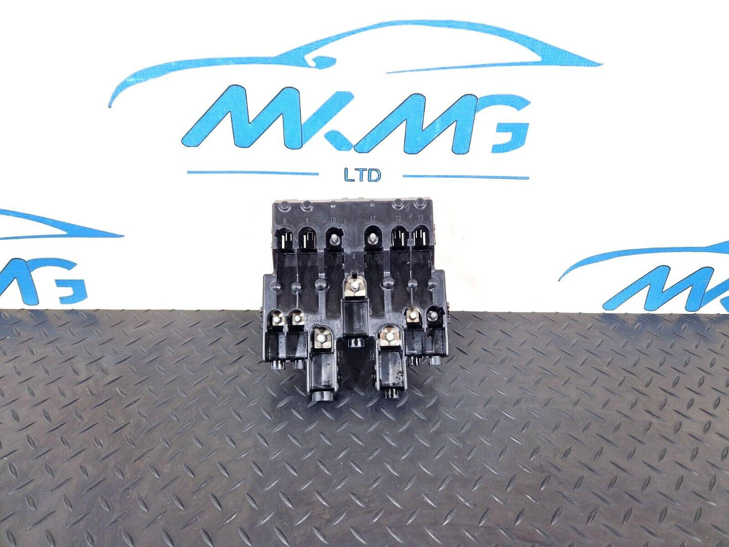 18-ON MERCEDES BENZ SPRINTER  W907 BATTERY TERMINAL FUSE BOX A9075401805