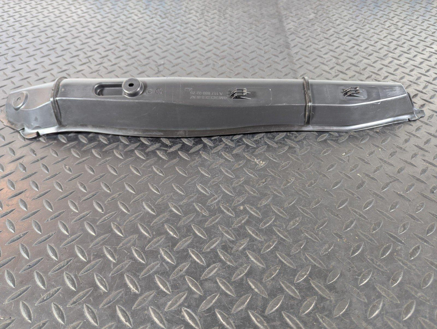 13-19 MERCEDES BENZ CLA C117 FRONT GUARD FENDER PILLAR TRIM RHS A1178890225