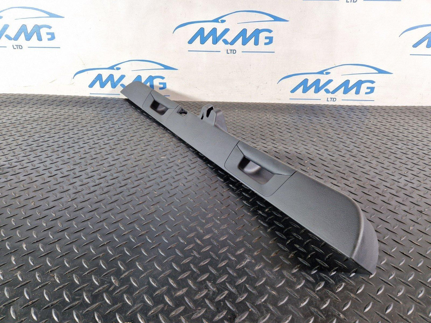 19-ON MERCEDES BENZ B CLASS W247 REAR TAILGATE BOOT LOWER TRIM A2477403200