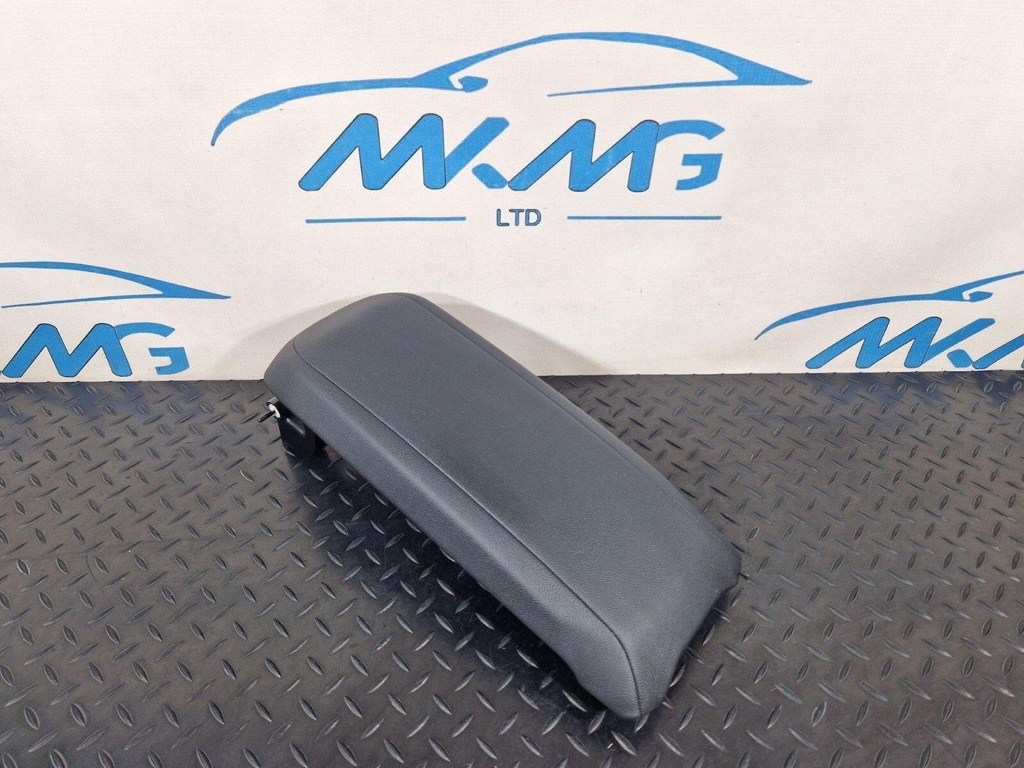 20-24 BMW 1 SERIES F40 GENUINE CENTER CONSOLE BLACK LEATHER ARMREST 9460084