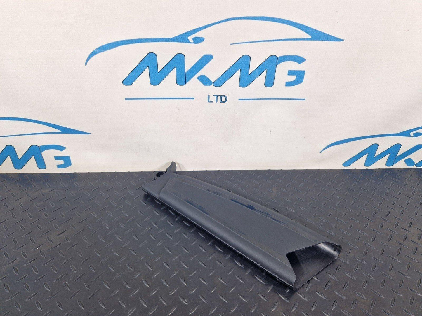 15-18 AUDI A7 4G OEM REAR LEFT TAILGATE HINGE COVER TRIM 4G8827991A