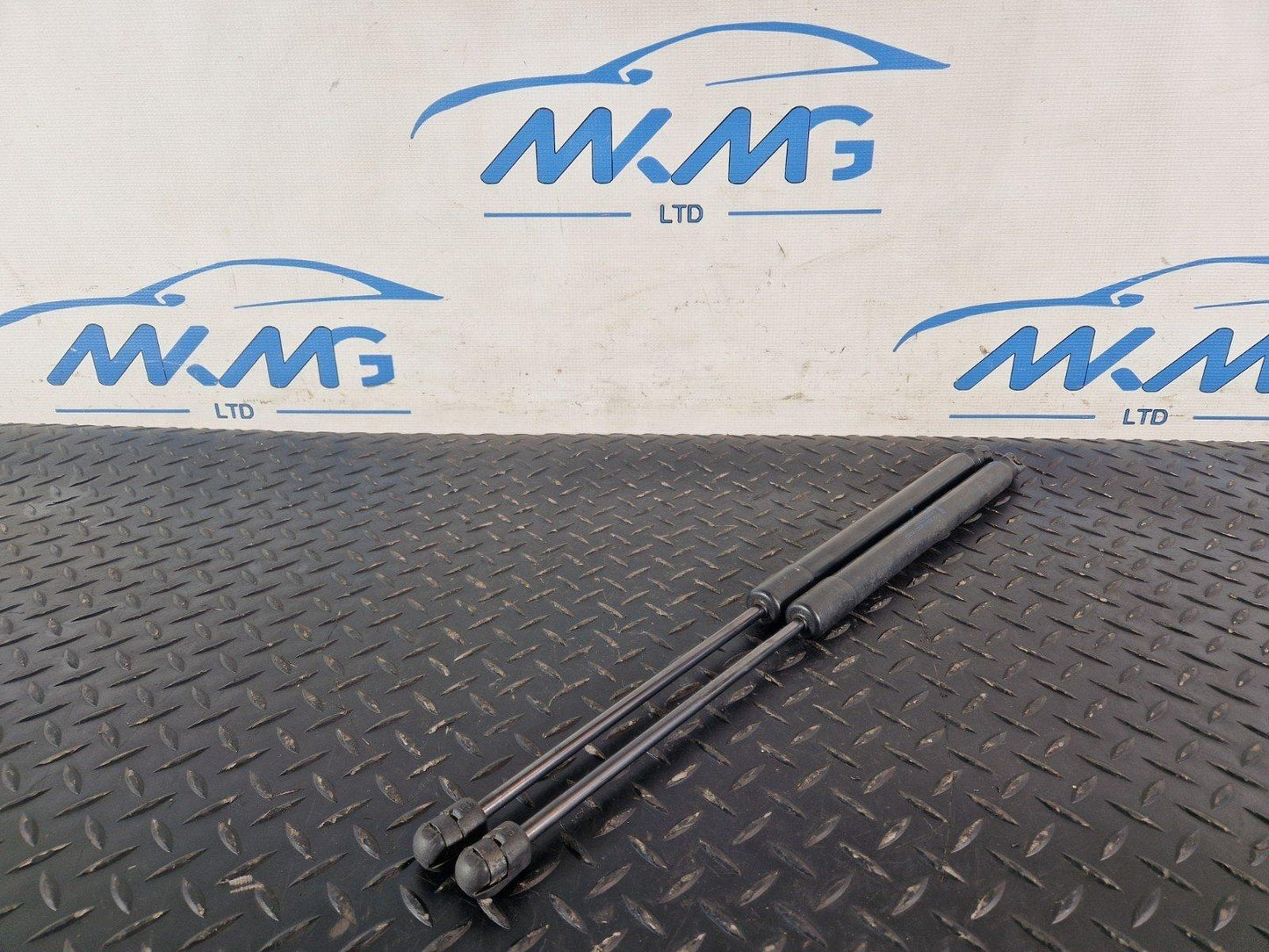 10-15 AUDI Q7 4L OEM BOOT TAILGATE SUPPORT STRUT PAIR 4L0827552F