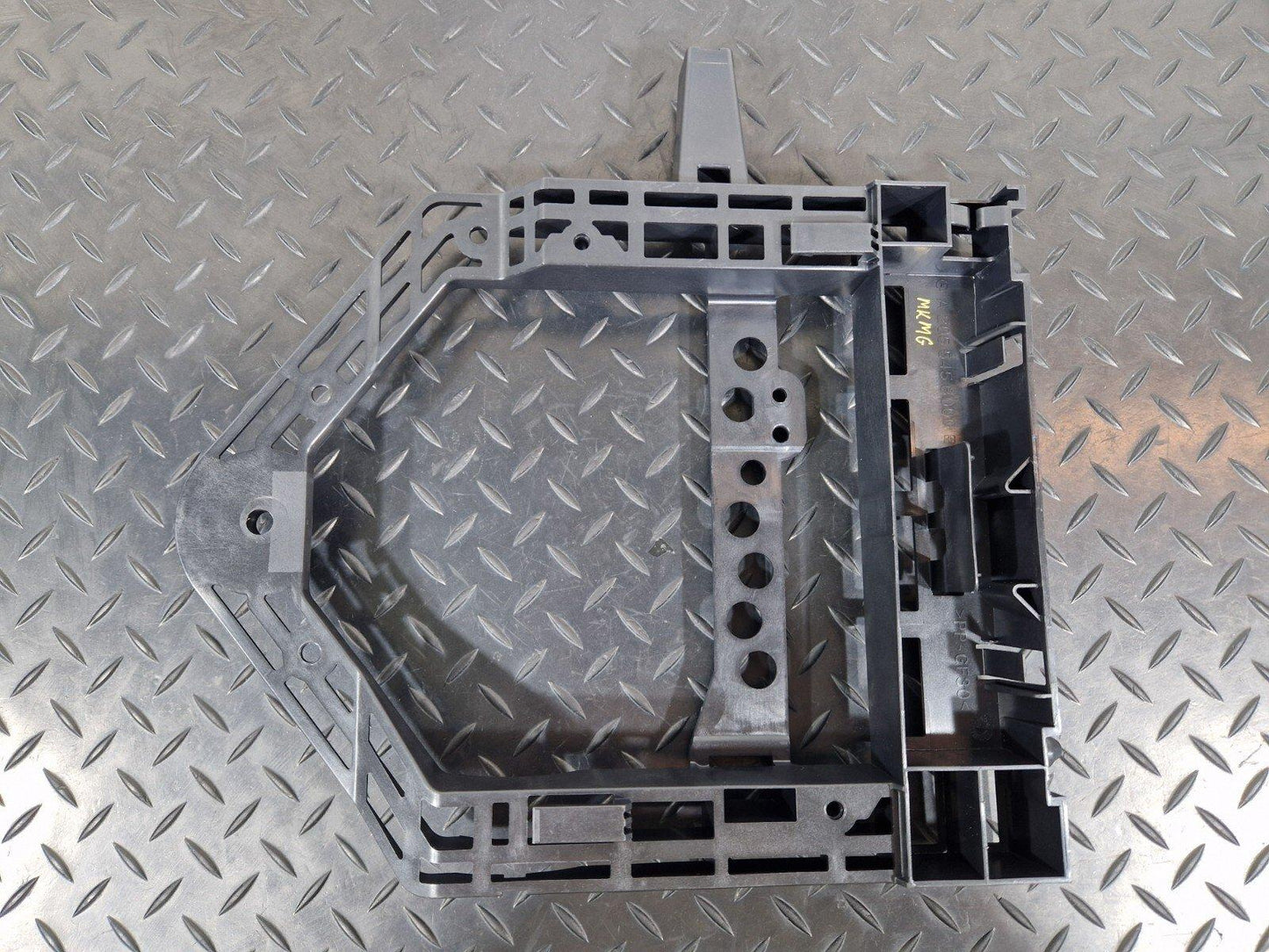 14-21 MERCEDES BENZ W205 REAR CONTROL MODULE BRACKET MOUNT HOLDER A2055456000