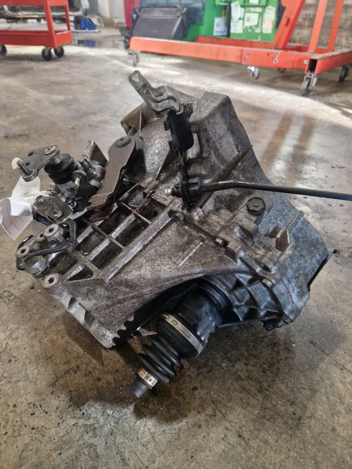 Toyota Aygo MK2 (AY2) Hatchback Trans/Gearbox