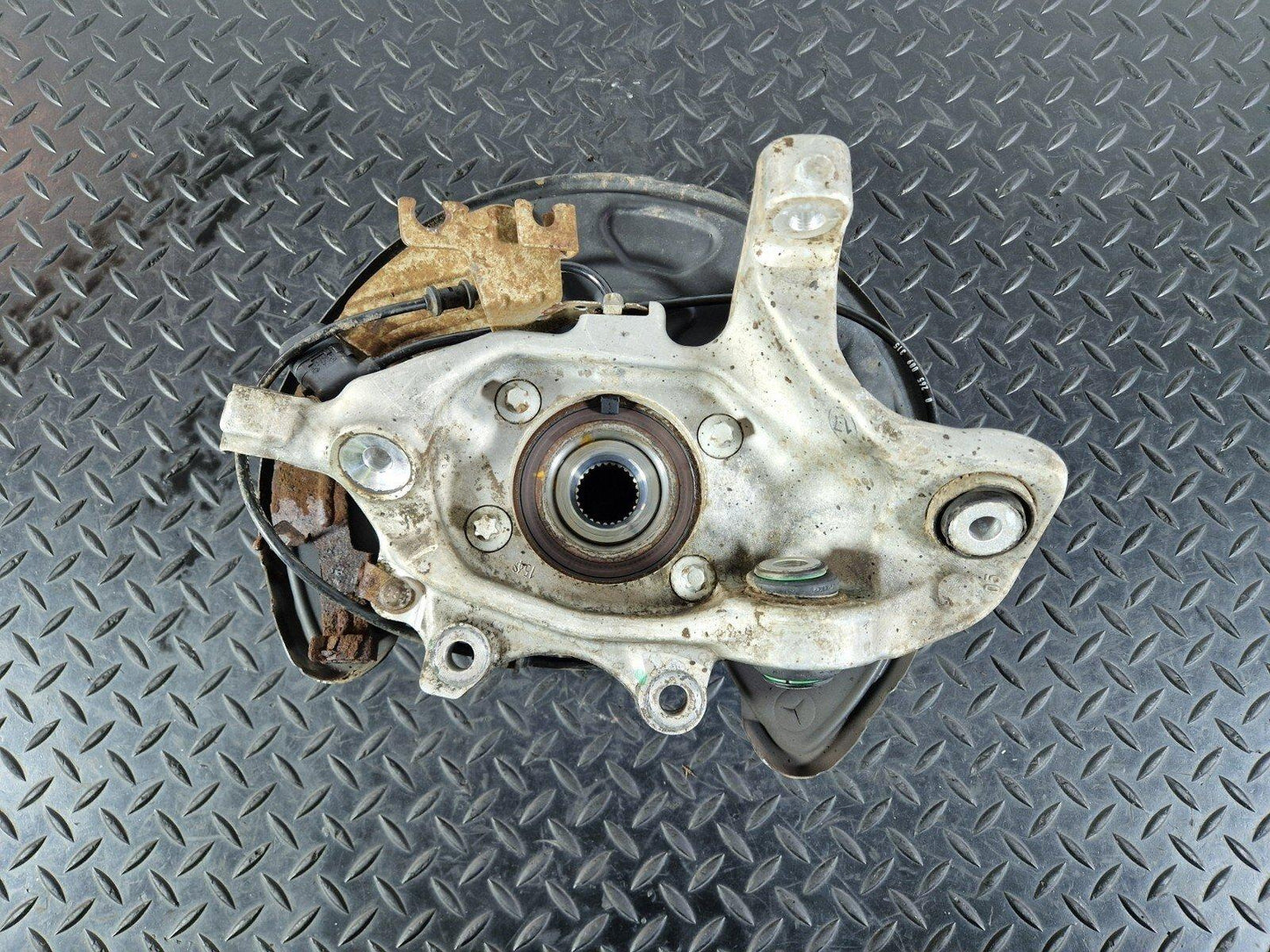 14-21 MERCEDES BENZ W205 REAR LEFT N/S WHEEL HUB CARRIER A2053500141