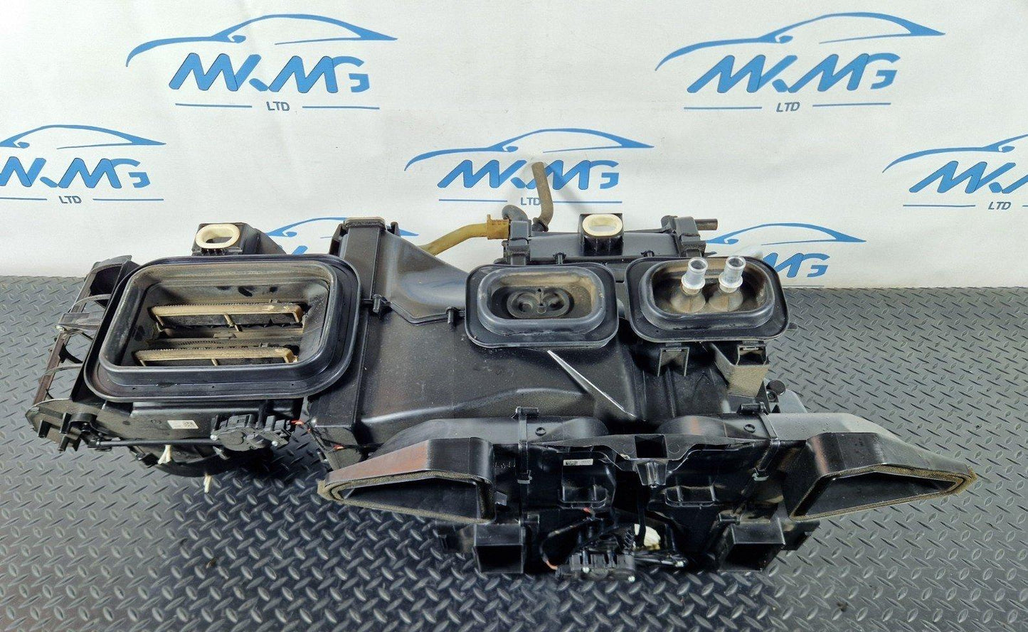 14-23 MERCEDES VITO W447 GENUINE HEATER MATRIX BLOWER BOX HOUSING A4478308200