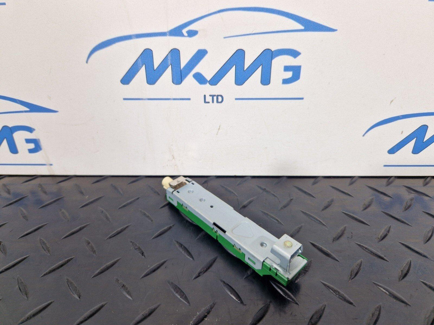 16-23 AUDI S5 COUPE GENUINE ANTENNA AMPLIFIER BOOSTER 8W6035225