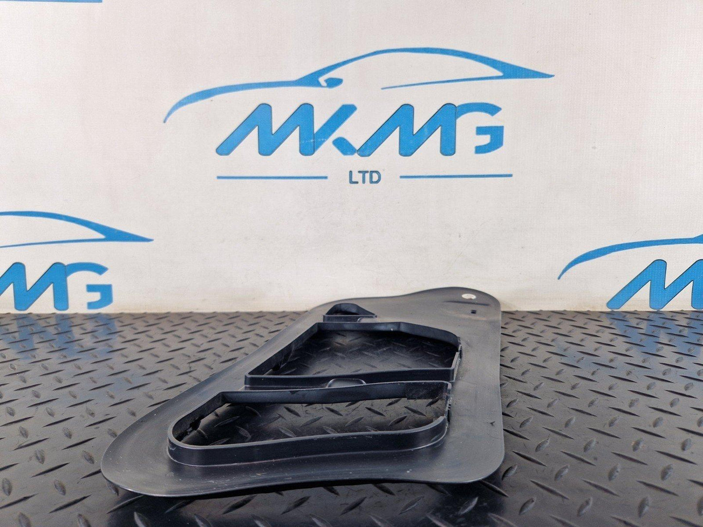 11-19 MERCEDES BENZ ML W166 LEFT SIDE N/S BONNET TRIM COVER PANEL A1668801105