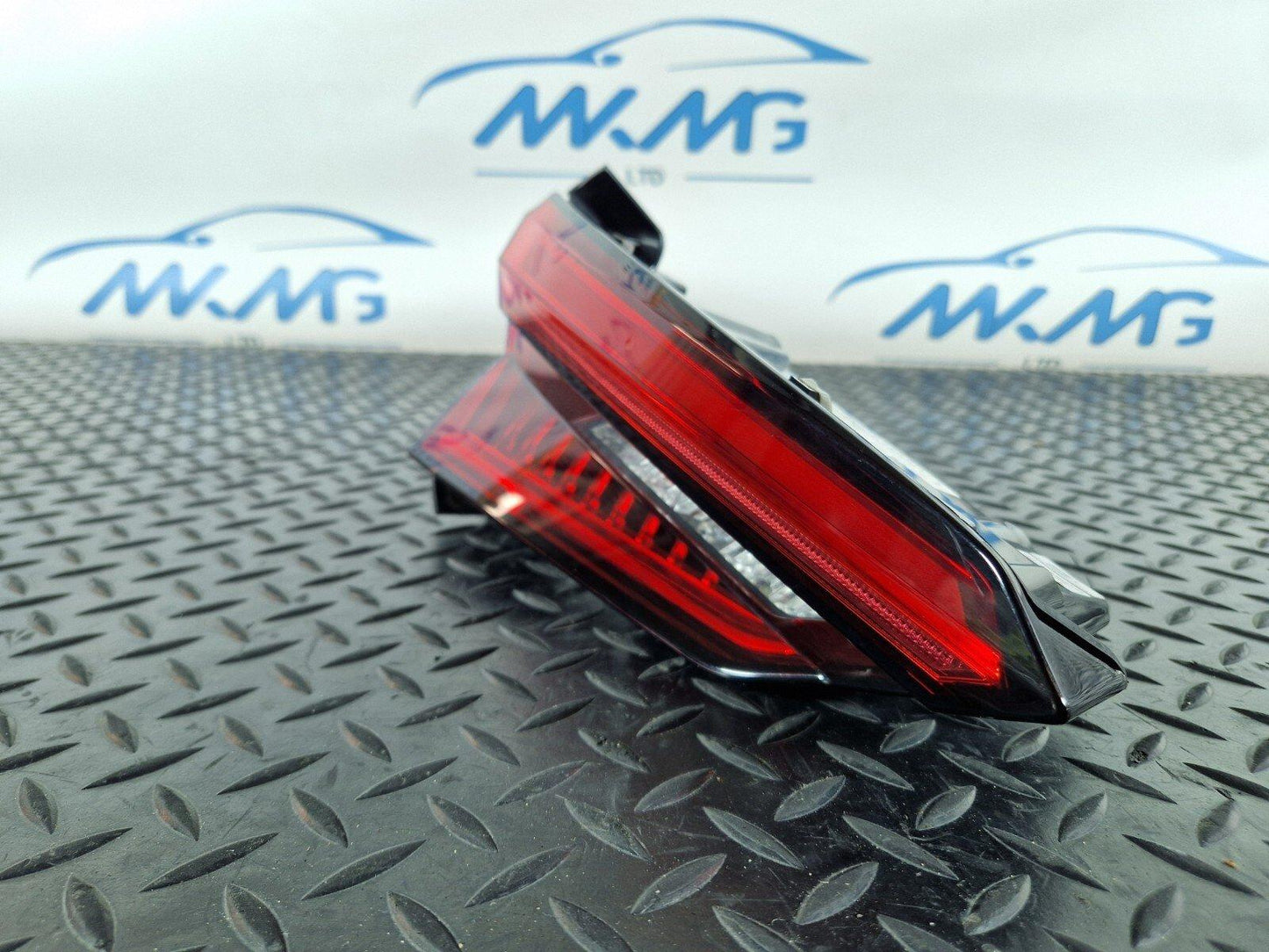 16-24 AUDI A5 F5 COUPE GENUINE REAR LEFT N/S TAILGATE INNER LED LIGHT 8W6945093C