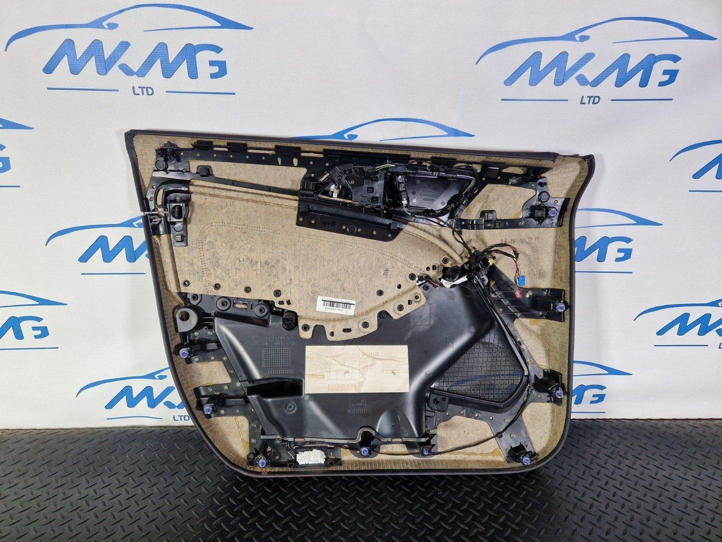 12-18 MERCEDES BENZ B-CLASS W246 GENUINE FRONT RIGHT DOOR CARD PANEL