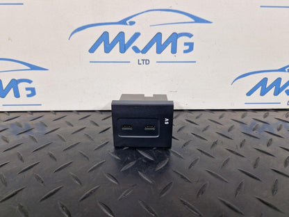 19-ON MERCEDES BENZ B CLASS W247 GENUINE DUAL USB C PORTS SOCKET A2478200301