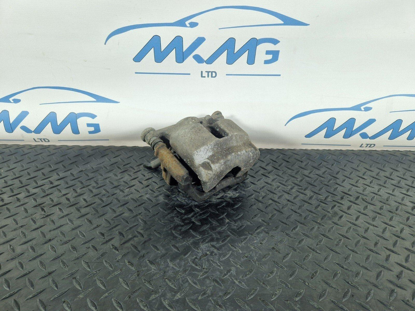 14-21 MERCEDES BENZ C200d W205 FRONT LEFT N/S BRAKE CALIPER A2054210581