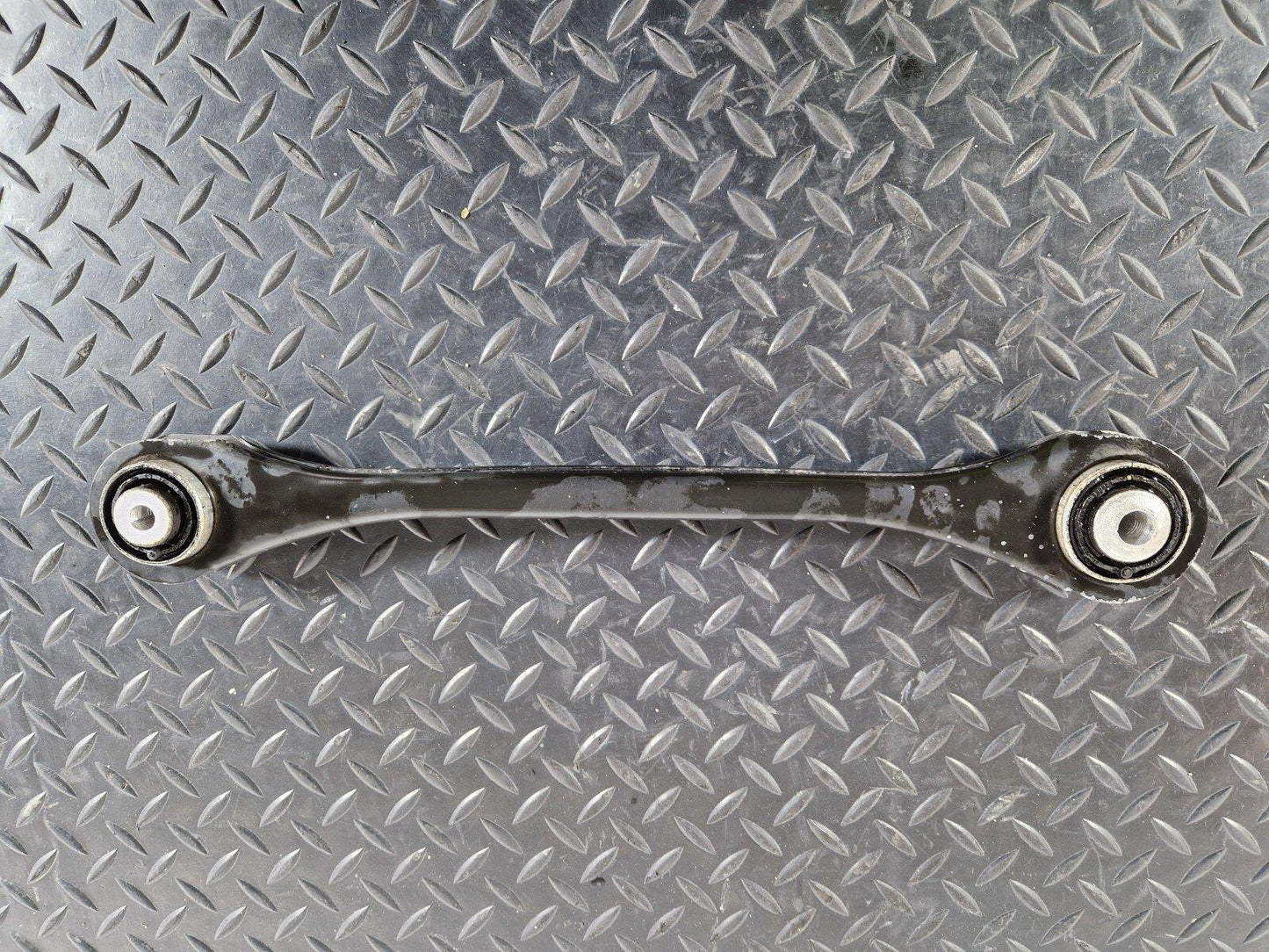 16-19 AUDI A4 AVANT B9 GENUINE REAR LEFT LOWER CONTROL ARM 4M0505291D 4M0505425D