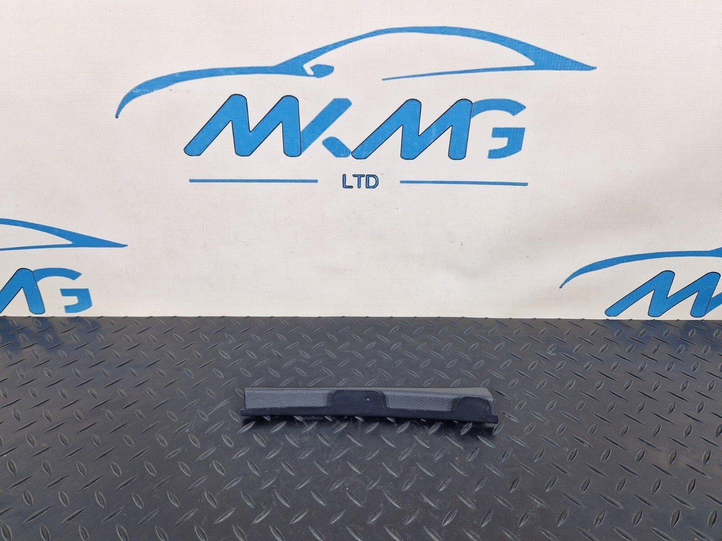 16-19 AUDI A4 AVANT B9 S-LINE GENUINE RIGHT SIDE A PILLAR BRACKET 8W0868204