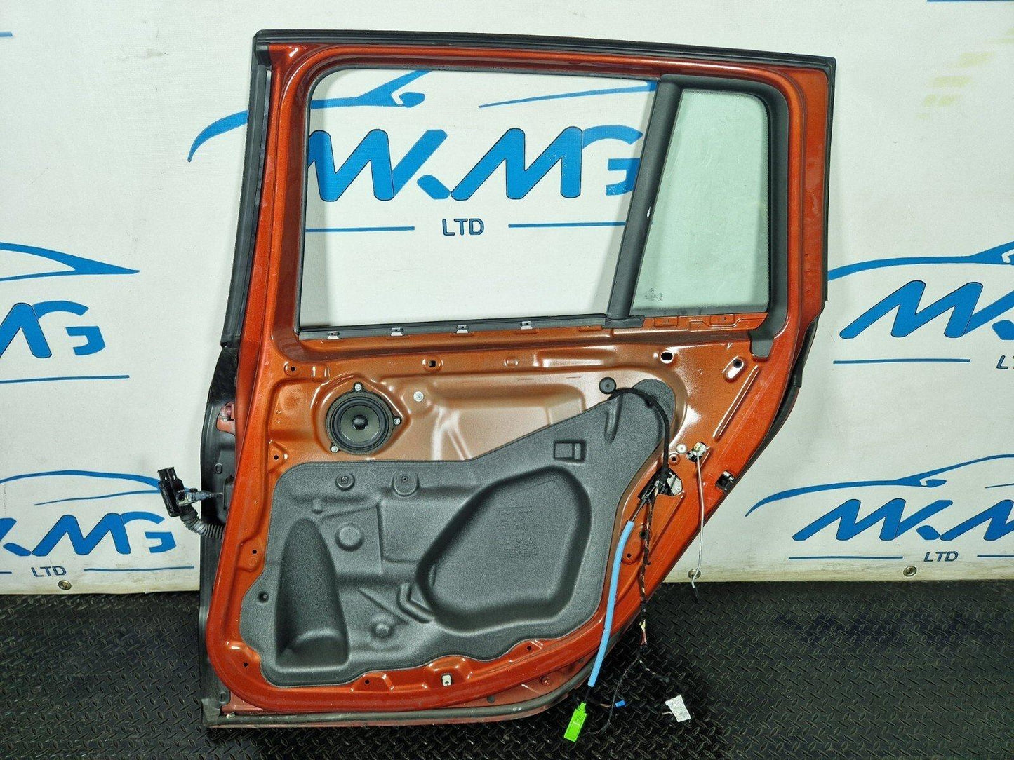 14-21 BMW 2 SERIES GRAN TOURER F46 REAR RIGHT O/S/R COMPLETE DOOR (DAMAGED)