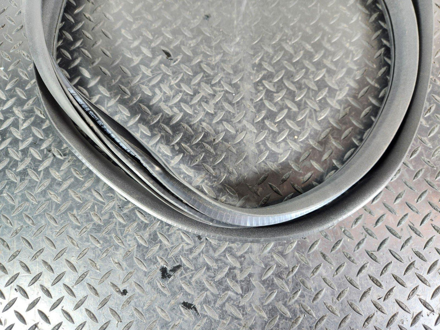 11-19 MERCEDES ML W166 OEM REAR LEFT OR RIGHT SIDE DOOR RUBBER SEAL  A1666970151