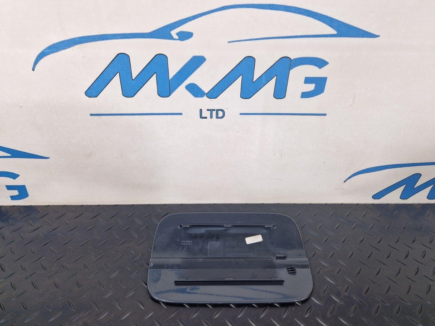 16-19 AUDI A4 B9 GENUINE FUEL DOOR IN GREY 8W0809907 LX7L