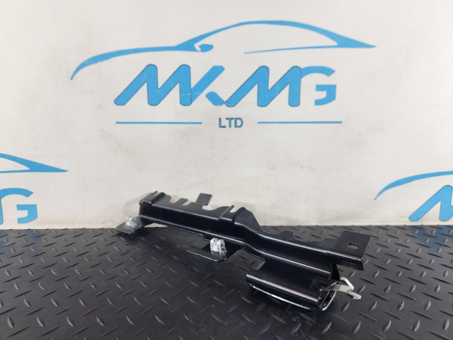16-22 MERCEDES BENZ X253 GENUINE REAR ROOF HANDLE BRACKET A2538150531